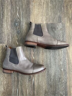 Ten Points Chelsea Boots